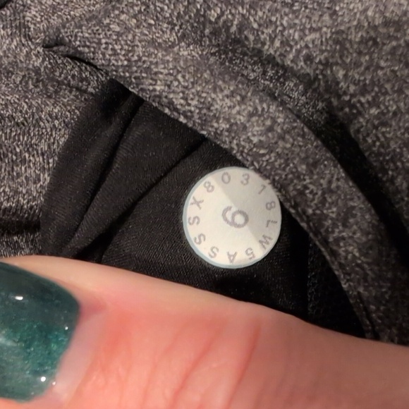 Lululemon on the fly pants - Picture 6 of 8